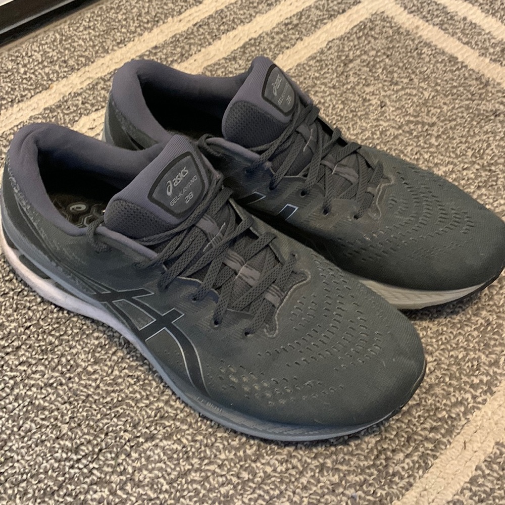 Asics Kayano 28